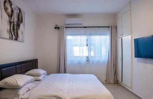 Bonapriso Apartment | Family-Friendly 2 Chambres Bonapriso for Memorable Stays