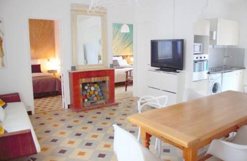 Greoux-les-Bains Apartment | Discover 2 Chemin Neuf Balcony: Pet & Child Friendly Stay