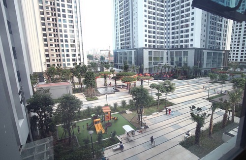 Bac Tu Liem Apartment | Budget-Friendly Private Apartment with Pool in Goldmark City