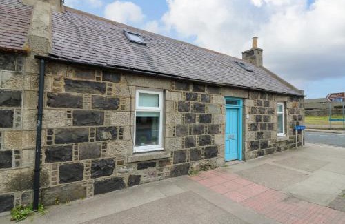 Sandhaven House | Pet-Friendly Retreat at 2 College Bounds - A Family Haven
