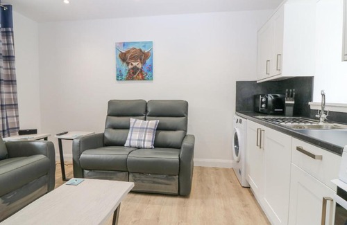 Sandhaven House | Pet-Friendly Retreat at 2 College Bounds - A Family Haven