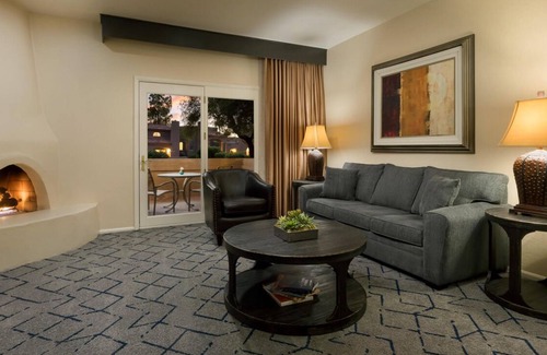 South Scottsdale Resort | Ideal Units for Groups with Pool, Shuttle & Free Parking