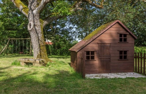 Les Alleuds Cottage | Relaxing Gites de Chaignepain with Private Pool & Spa