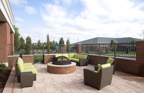 Pike Apartment | Family-Friendly 2 Connecting Suites with Pool Access
