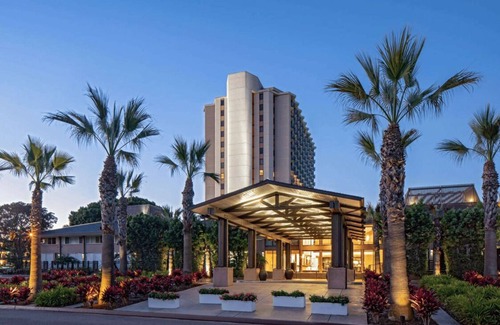 San Diego Hotel | Incredible 2 Connecting Suites with Spa & Pool Access