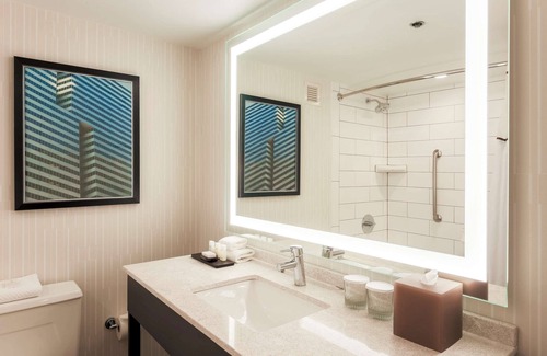 Bluffview Hotel | Cozy Connecting Suites with Pool and Family Amenities