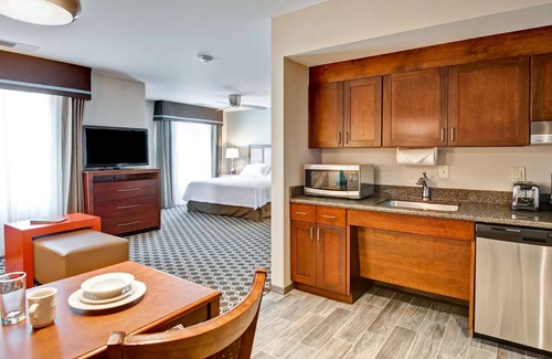 Greeley Apartment | Convenient 2 Connecting Suites with Pool and Kitchen Access