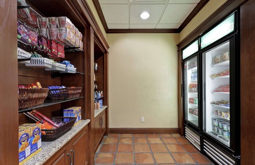 McAllen Apartment | Family-Friendly 2 Connecting Suites with Pool Access