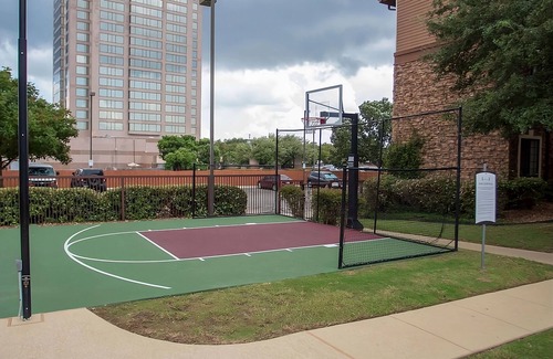 Vance Jackson Apartment | Convenient Suites with Full Kitchens Near San Antonio Zoo