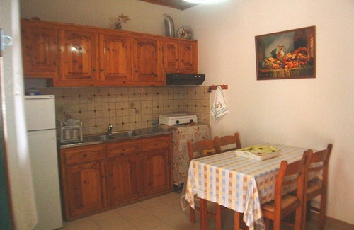 Kavos Apartment | Relaxing Beachside Apartments for 4-5 Guests in Corfu