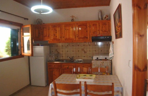 Kavos Apartment | Relaxing Beachside Apartments for 4-5 Guests in Corfu