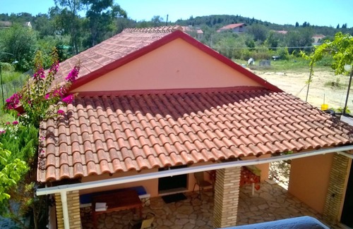 Kavos Apartment | Relaxing Beachside Apartments for 4-5 Guests in Corfu