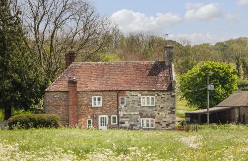 Bere Regis House | Explore 2 Court Farm: Pet & Child Friendly Retreat