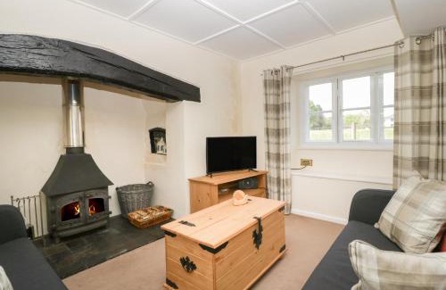 Bere Regis House | Explore 2 Court Farm: Pet & Child Friendly Retreat