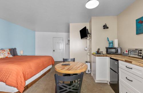 Lake City Hotel | 2 Cozy Combined Family Studios