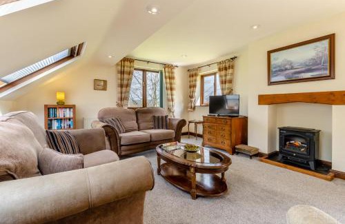 Trefeglwys Apartment | Family-Ready Retreat at 2 Derw Cottages - Pet Friendly Stay