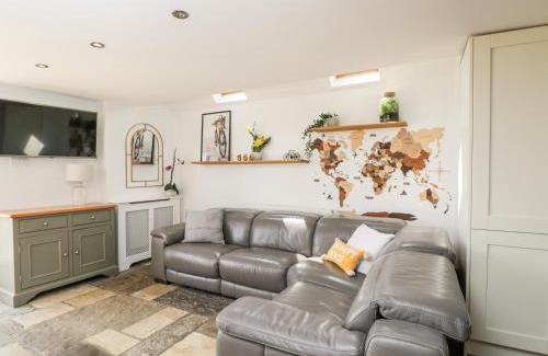 Bicester House | Idyllic 2 Dewars Farm Cottages - Guest Rated 10/10
