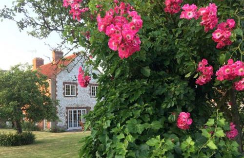 Thornham House | Family-Friendly Retreat at 2 Dix Cottages Awaits You