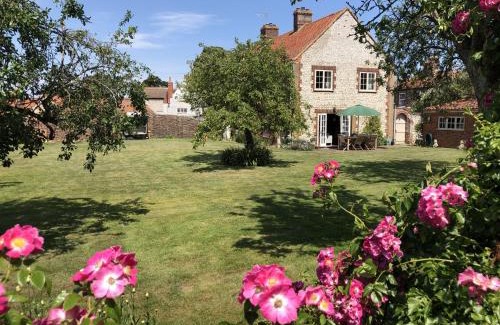 Thornham House | Family-Friendly Retreat at 2 Dix Cottages Awaits You