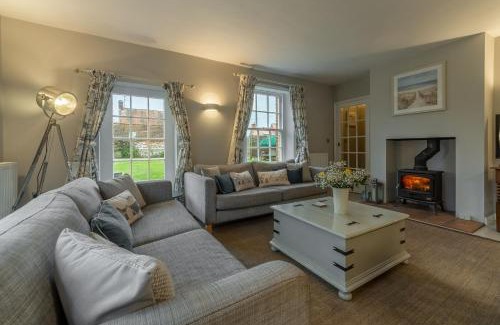 Thornham House | Family-Friendly Retreat at 2 Dix Cottages Awaits You