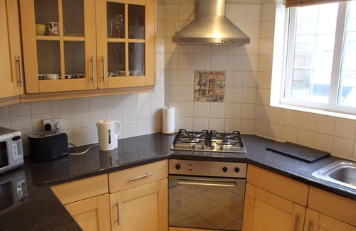Hale Apartment | Family-Friendly 2 Double Bed Apartment in North London