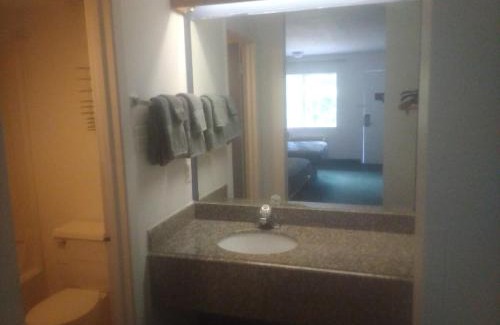 Livingston Apartment | 2 Double Bed Hotel Studio 203