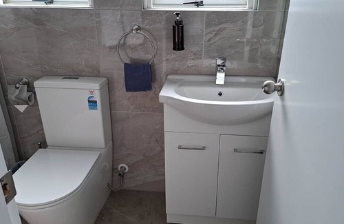 Auckland Apartment | 2 Double Beds, 3 Single Beds, 2 Sofa Beds Studio, Suite 8