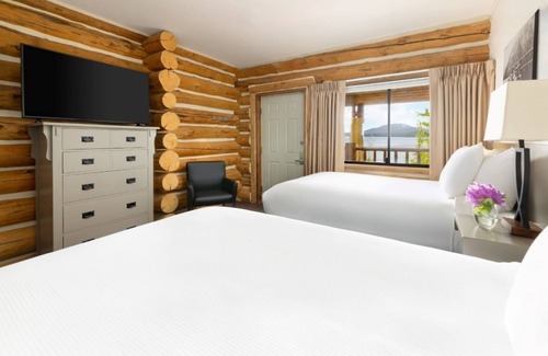 Ketchikan Hotel | 2 Double Rooms | Salmon Falls Resort | Outdoor Fire Pit by the Oceanfront