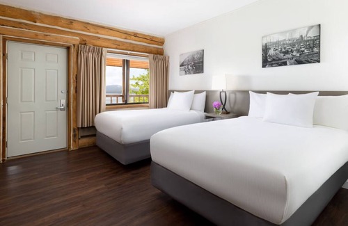 Ketchikan Hotel | 2 Double Rooms | Salmon Falls Resort | Outdoor Fire Pit by the Oceanfront