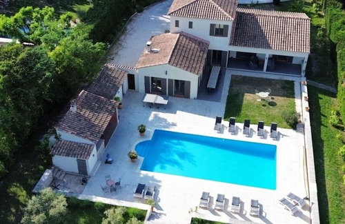 Maubec Villa | Serene Duplex & Studio Retreat with Oceanfront Views