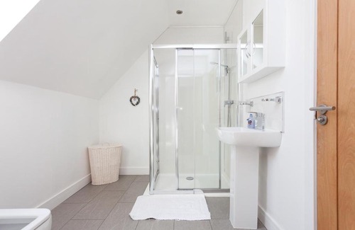 Linlithgow Apartment | Top-Rated Eden at Williamscraig Cottages for Families & Pets