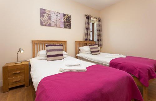 Linlithgow Apartment | Top-Rated Eden at Williamscraig Cottages for Families & Pets