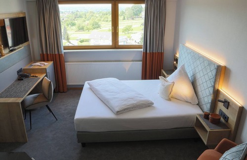Steinbach Apartment | 2 Einzelzimmer mit Dusche/Badewanne und WC