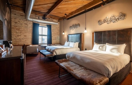 Fifth Ward Hotel | Family-Friendly Loft with Two Queen Beds at The Iron Horse Hotel