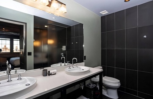 Fifth Ward Hotel | Family-Friendly Loft with Two Queen Beds at The Iron Horse Hotel
