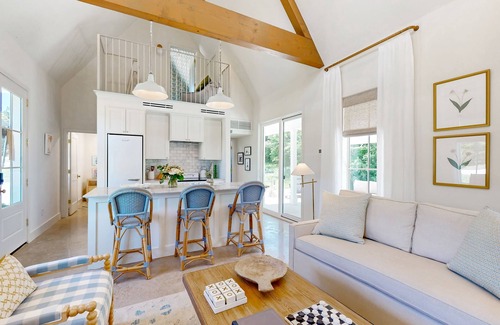 Brenham Cottage | Chic Farmhouse Cottages Near Brenham & Lake Somerville