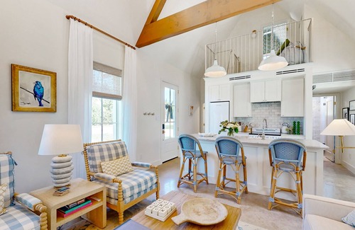 Brenham Cottage | Chic Farmhouse Cottages Near Brenham & Lake Somerville