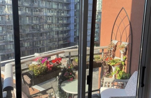 St. Lawrence Condo | Pet-Friendly Two-Floor Condo in Downtown Toronto