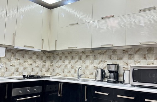 Kentron House | Cozy Guest House Steps from Lover's Park with Spa & Breakfast