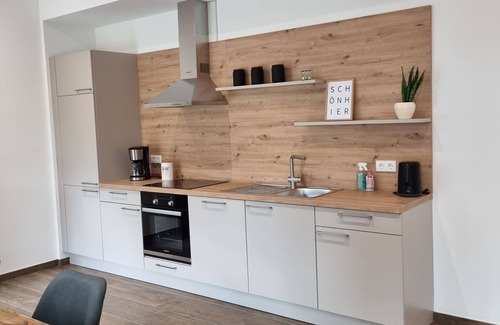 Rot am See Cabin | Ideal Getaway: 2 Spacious Apartments for Up to 9 Guests