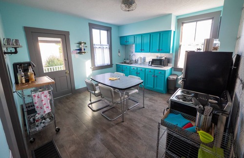 Hermann House | Perfect Getaway: The Shanty & The Shed in Hermann, MO