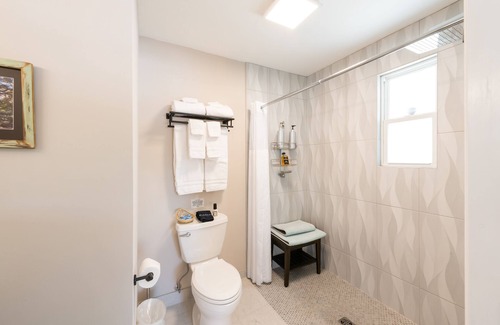 West Ashley Apartment | Private Studio Escape Near Downtown Charleston - 10/10 Rated