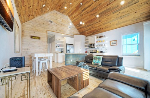 Flour Bluff House | Laguna Village Paradise: Oceanfront Home Buyout Awaits You