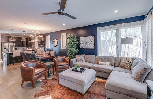 East Nashville House | Spacious Homes with Game Room & Skyline Views for 24 Guests