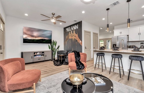 Southeast Houston Apartment | Spacious Retreat: 2 Homes for Fun with Pool & Games!