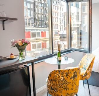 Jordaan Bed & Breakfast | Unique Houseboat Suites on Amsterdam's Prinsengracht