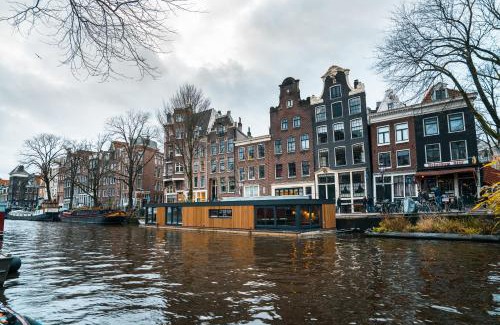Jordaan Bed & Breakfast | Unique Houseboat Suites on Amsterdam's Prinsengracht