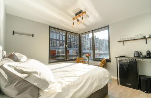 Jordaan Bed & Breakfast | Unique Houseboat Suites on Amsterdam's Prinsengracht