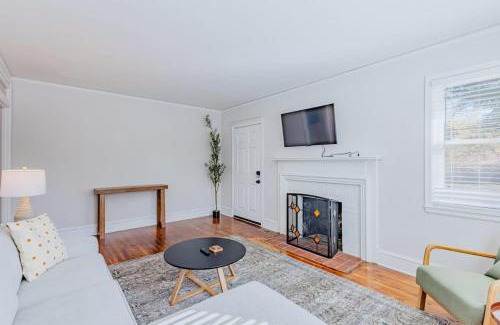 West End House | Discover Vintage Elegance in Two Charming Houses