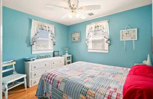 Seaside Heights Apartment | 2 houses sleeps 10 - 2 blocks to the beach boardwalk and dinning